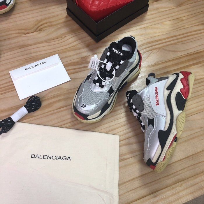 Balenciaga Mens Shoes Triple S Sneaker