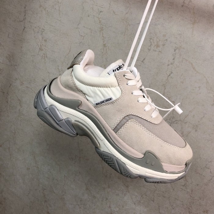Balenciaga Mens Shoes Triple S Sneaker
