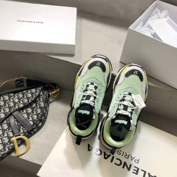 Balenciaga Mens Shoes Triple S Sneaker