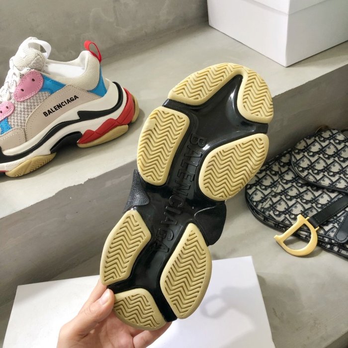 Balenciaga Mens Shoes Triple S Sneaker