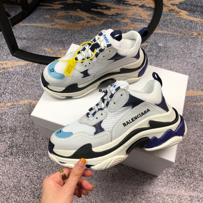 Balenciaga Mens Shoes Triple S Sneaker