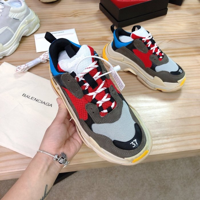 Balenciaga Mens Shoes Triple S Sneaker