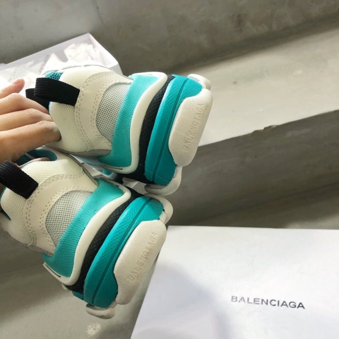 Balenciaga Mens Shoes Triple S Sneaker