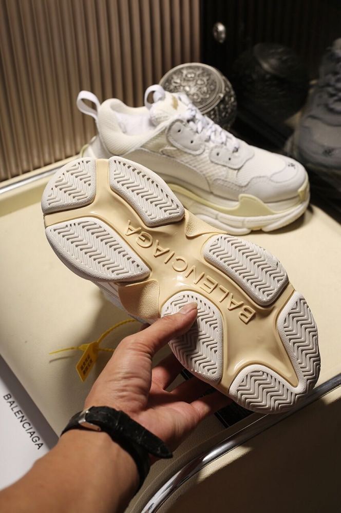 Balenciaga Womens Shoes Breathable Design Sneakers Luxury Brand Triple S Sneaker