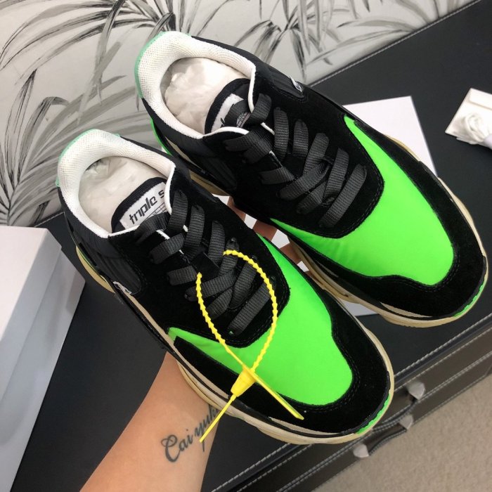 Balenciaga Mens Shoes Triple S Sneaker