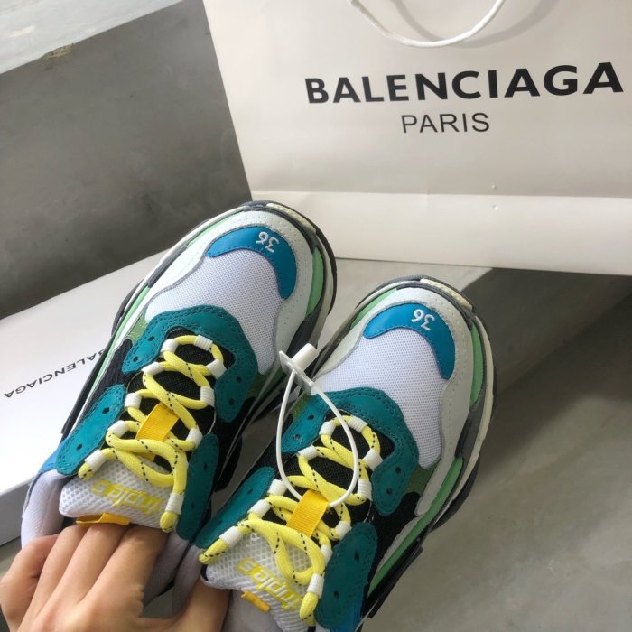Balenciaga Mens Shoes Triple S Sneaker