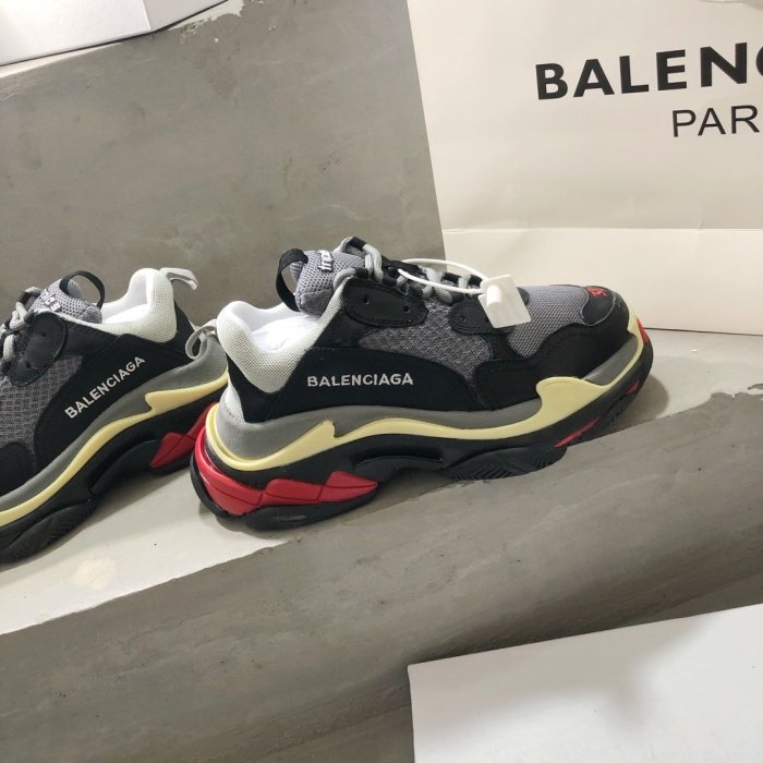 Balenciaga Mens Shoes Triple S Sneaker