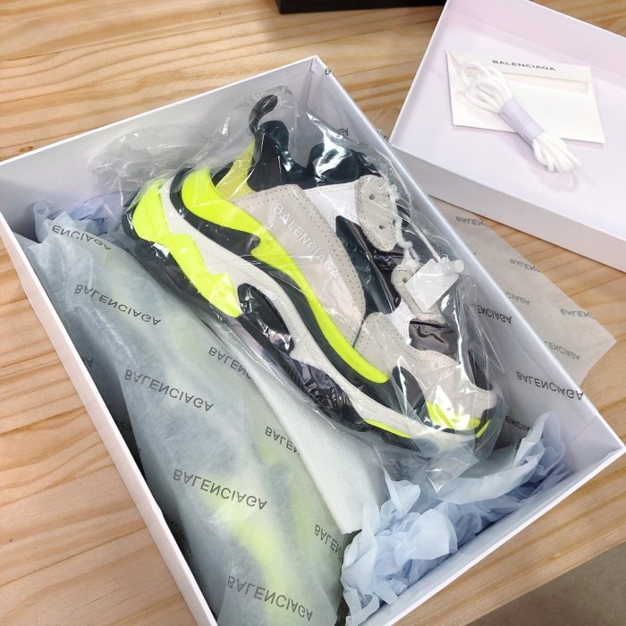 Balenciaga Mens Shoes Triple S Sneaker