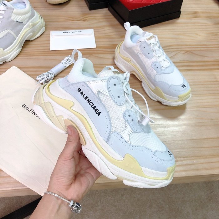 Balenciaga Mens Shoes Triple S Sneaker