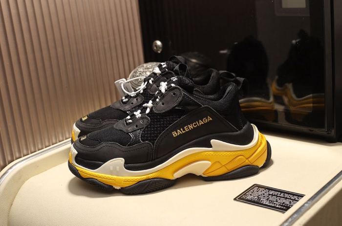 Balenciaga Womens Shoes Breathable Design Sneakers Luxury Brand Triple S Sneaker