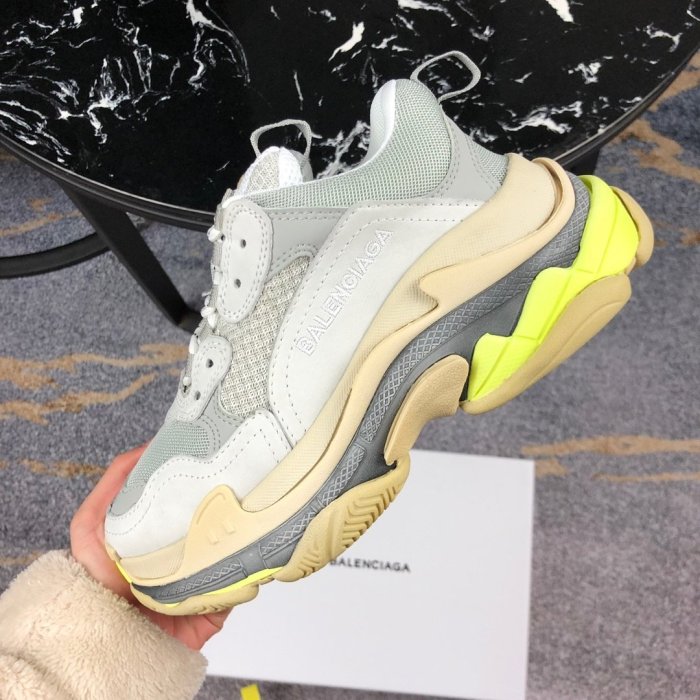Balenciaga Mens Shoes Triple S Sneaker