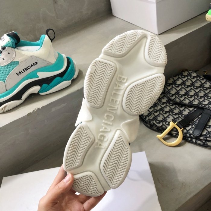 Balenciaga Mens Shoes Triple S Sneaker
