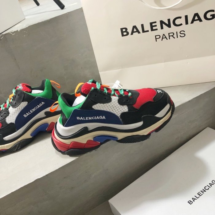 Balenciaga Mens Shoes Triple S Sneaker