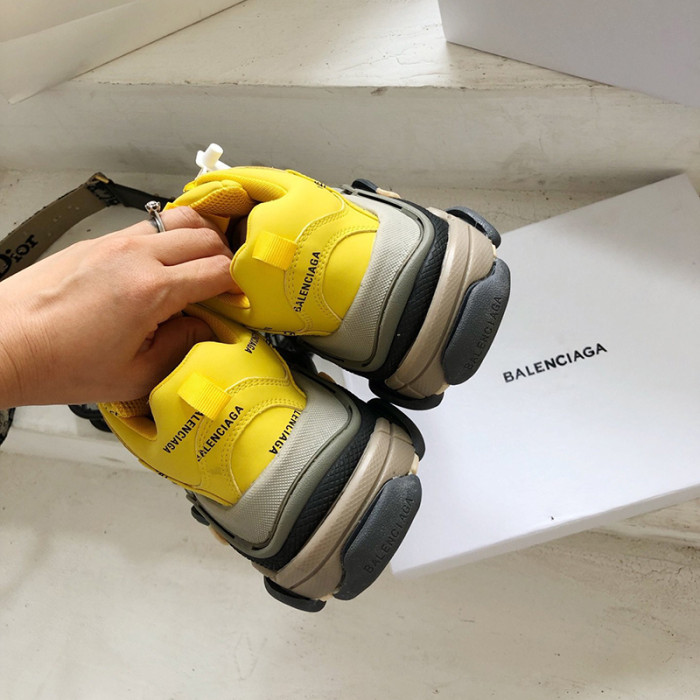 Balenciaga Mens Shoes Triple S Sneaker
