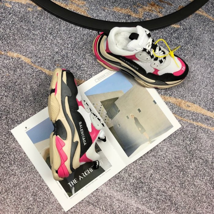 Balenciaga Mens Shoes Triple S Sneaker