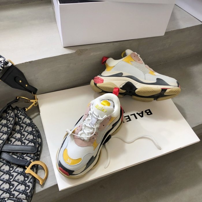Balenciaga Mens Shoes Triple S Sneaker