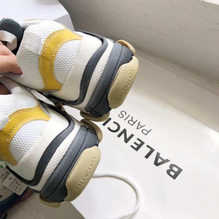 Balenciaga Mens Shoes Triple S Sneaker