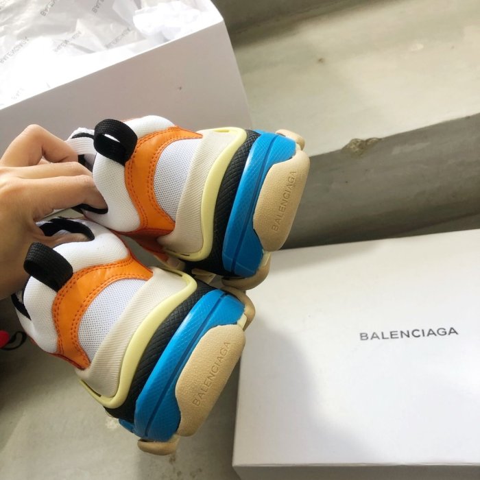Balenciaga Mens Shoes Triple S Sneaker