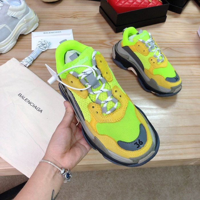 Balenciaga Mens Shoes Triple S Sneaker