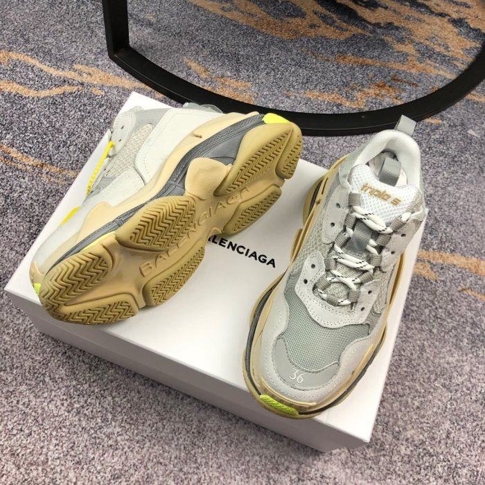 Balenciaga Mens Shoes Triple S Sneaker