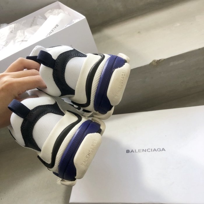 Balenciaga Mens Shoes Triple S Sneaker