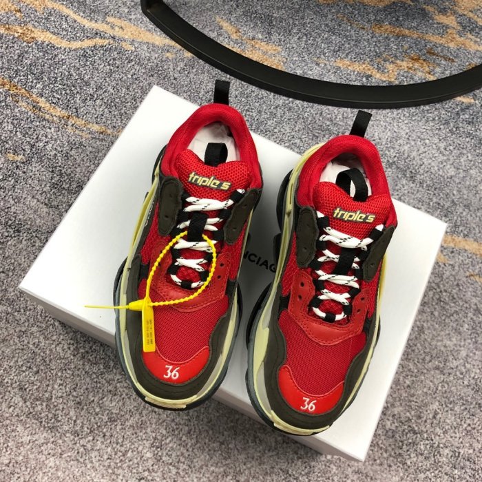 Balenciaga Mens Shoes Triple S Sneaker