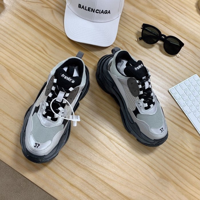 Balenciaga Mens Shoes Triple S Sneaker
