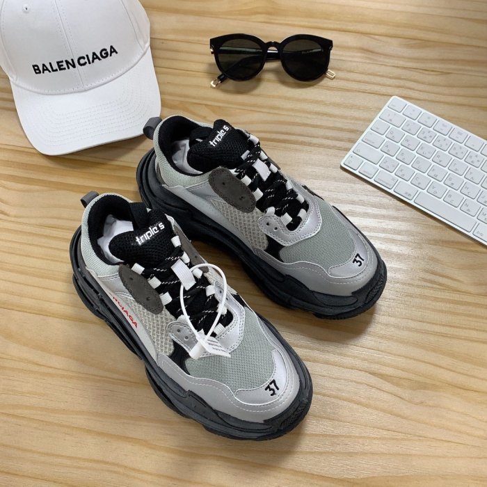 Balenciaga Mens Shoes Triple S Sneaker