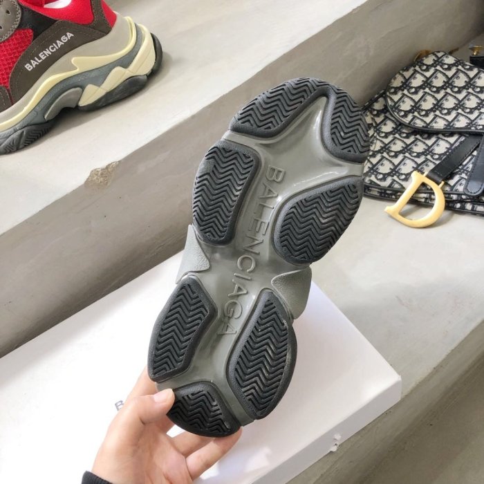 Balenciaga Mens Shoes Triple S Sneaker