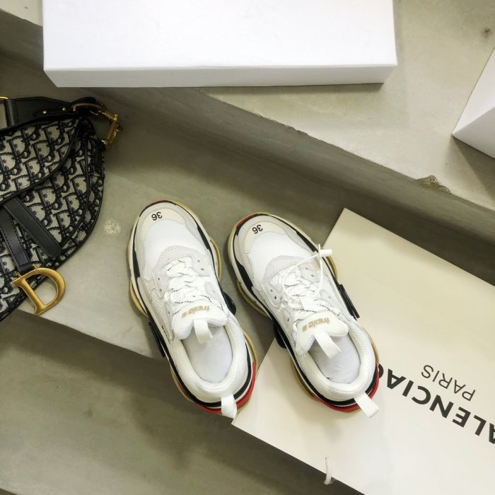 Balenciaga Mens Shoes Triple S Sneaker