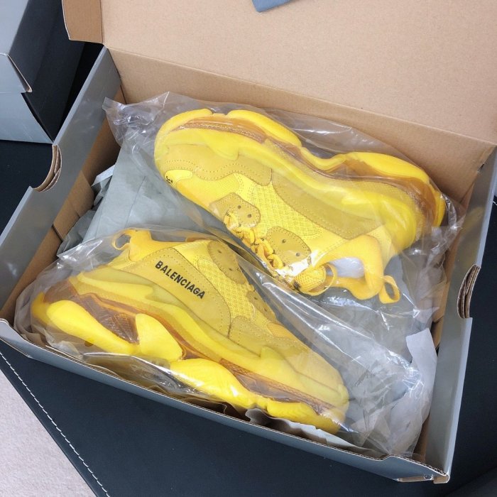 Balenciaga Womens Shoes Triple S Sneaker