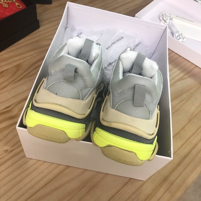 Balenciaga Mens Shoes Triple S Sneaker