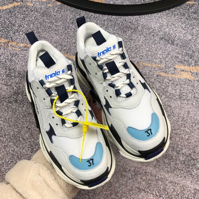 Balenciaga Mens Shoes Triple S Sneaker