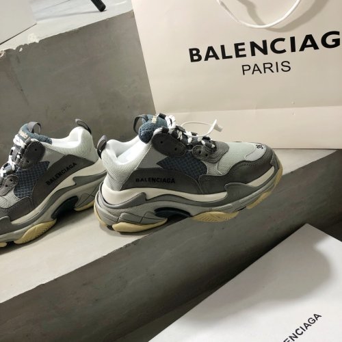 Balenciaga Mens Shoes Triple S Sneaker
