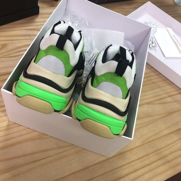 Balenciaga Mens Shoes Triple S Sneaker