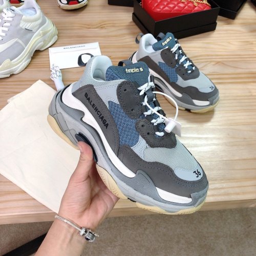 Balenciaga Mens Shoes Triple S Sneaker