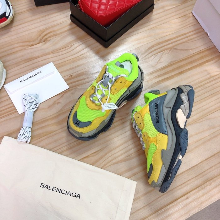 Balenciaga Mens Shoes Triple S Sneaker