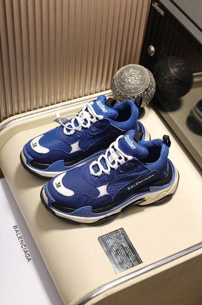 Balenciaga Womens Shoes Breathable Design Sneakers Luxury Brand Triple S Sneaker