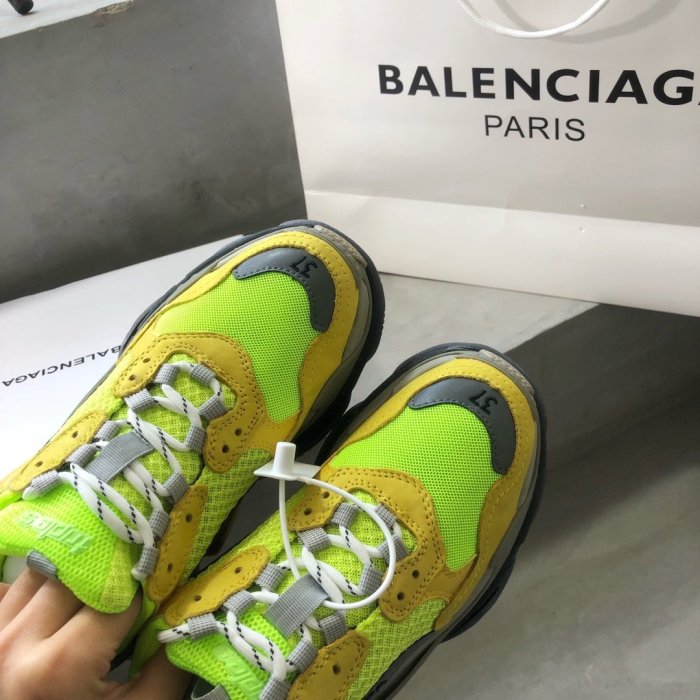Balenciaga Mens Shoes Triple S Sneaker