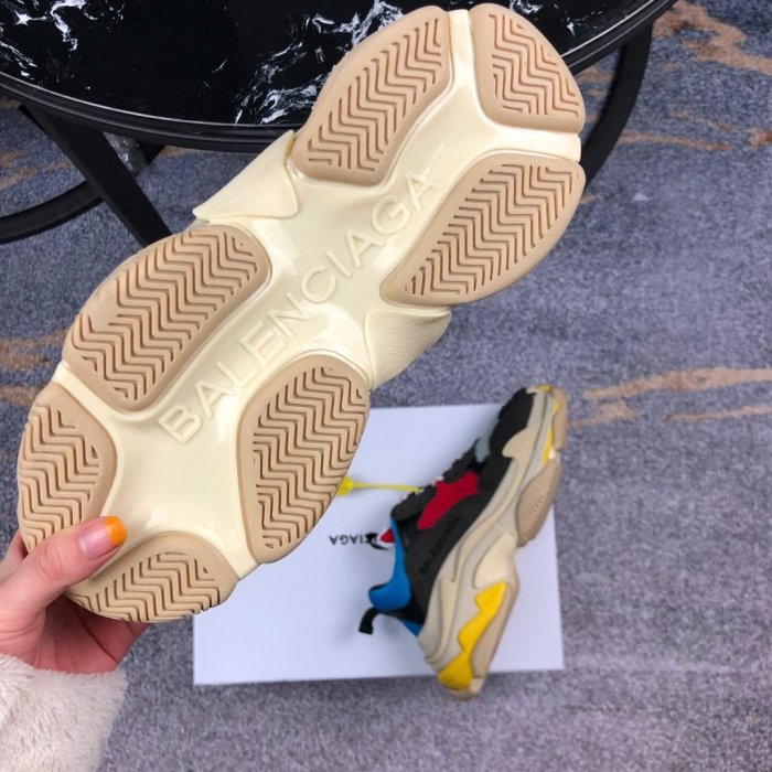 Balenciaga Mens Shoes Triple S Sneaker