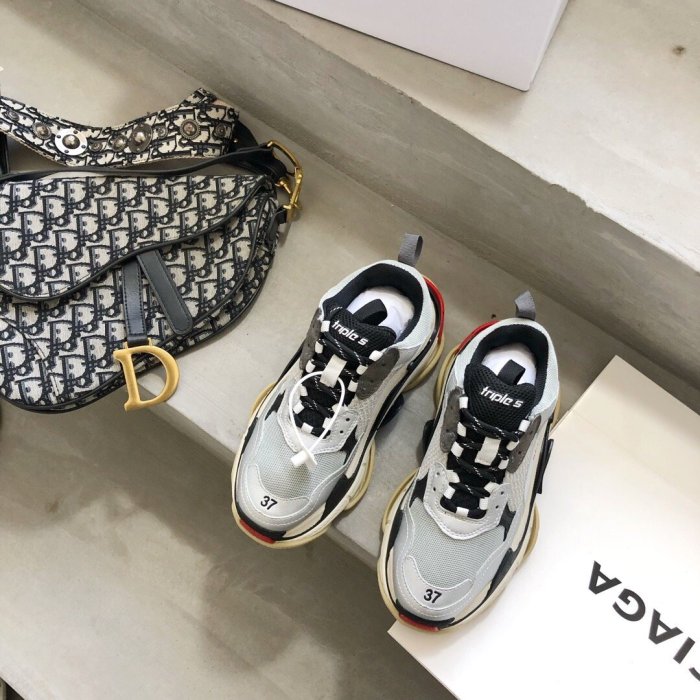 Balenciaga Mens Shoes Triple S Sneaker