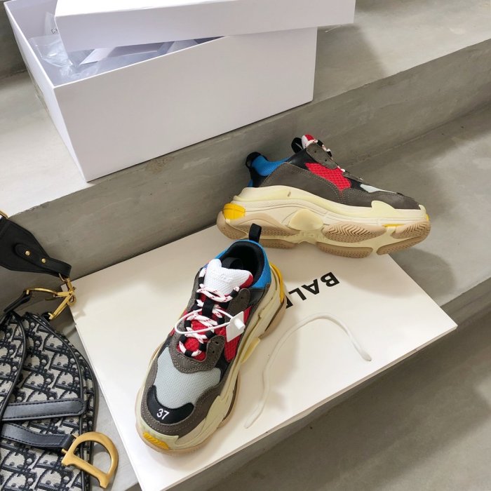 Balenciaga Mens Shoes Triple S Sneaker