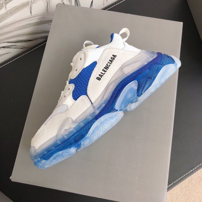 Balenciaga Womens Shoes Triple S Sneaker