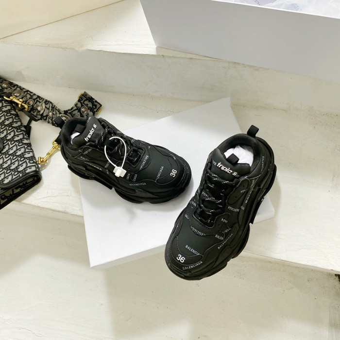 Balenciaga Mens Shoes Triple S Sneaker