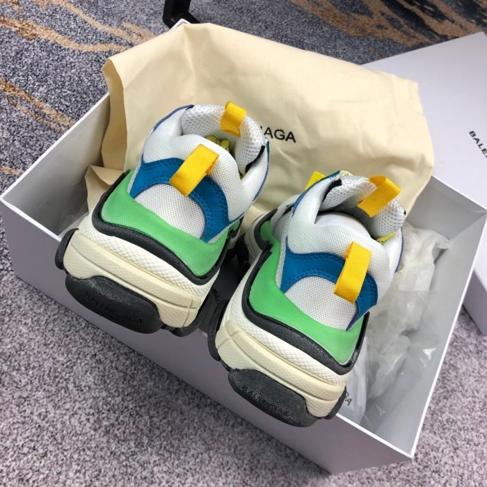 Balenciaga Mens Shoes Triple S Sneaker