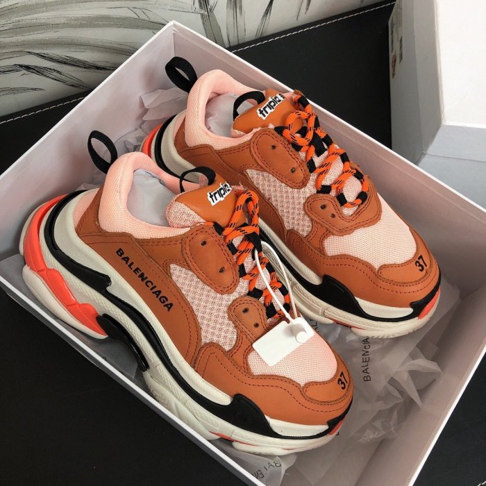 Balenciaga Mens Shoes Triple S Sneaker