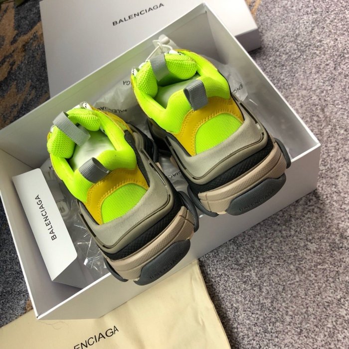 Balenciaga Mens Shoes Triple S Sneaker