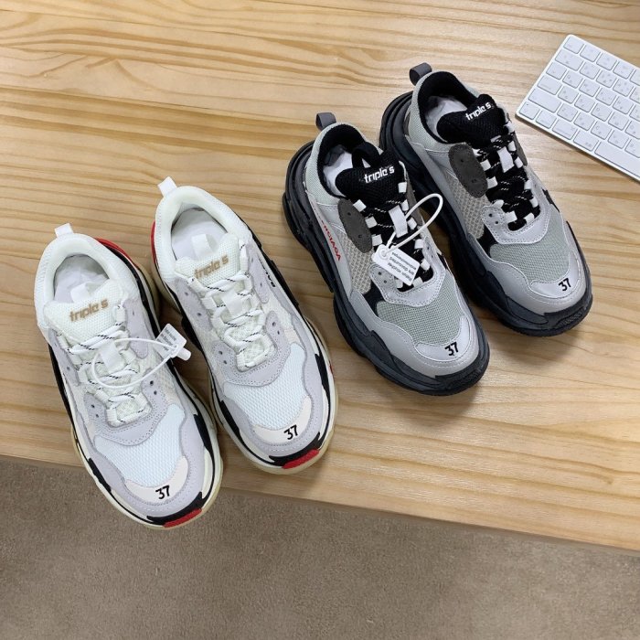 Balenciaga Mens Shoes Triple S Sneaker