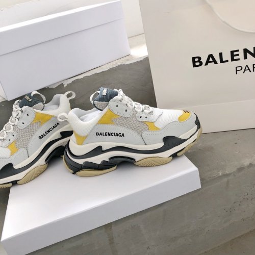 Balenciaga Mens Shoes Triple S Sneaker