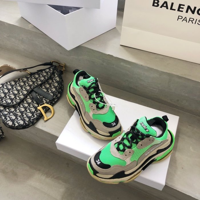 Balenciaga Mens Shoes Triple S Sneaker